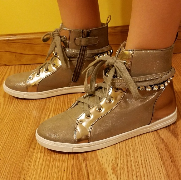 Stuart Weitzman Pewter Sparkle Strap Sneak… - Picture 4 of 8